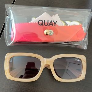 Quay Yada Yada in Ivory/Brown to Tan